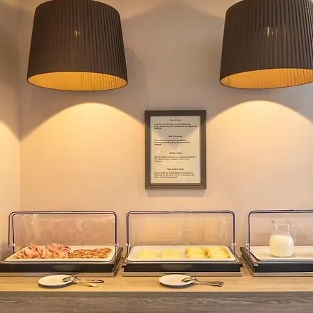 シュガラ ホテル 3*